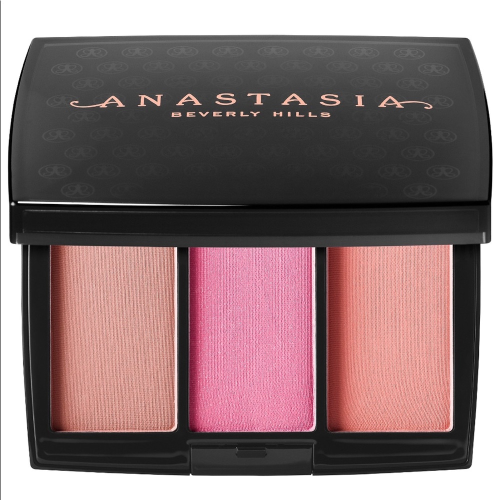 Anastasia Beverly Hills blush trio in pool party